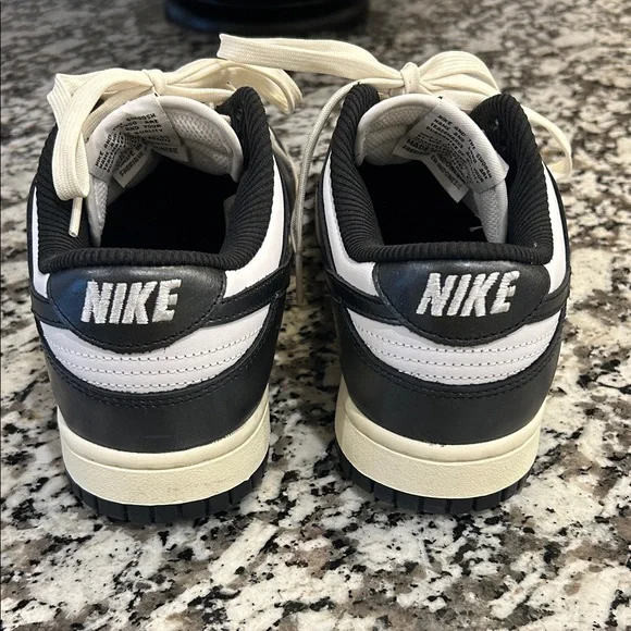 Nike Dunk Black and White Athletic Shoes Women’s Size 9 worn once - Picture 4 of 8